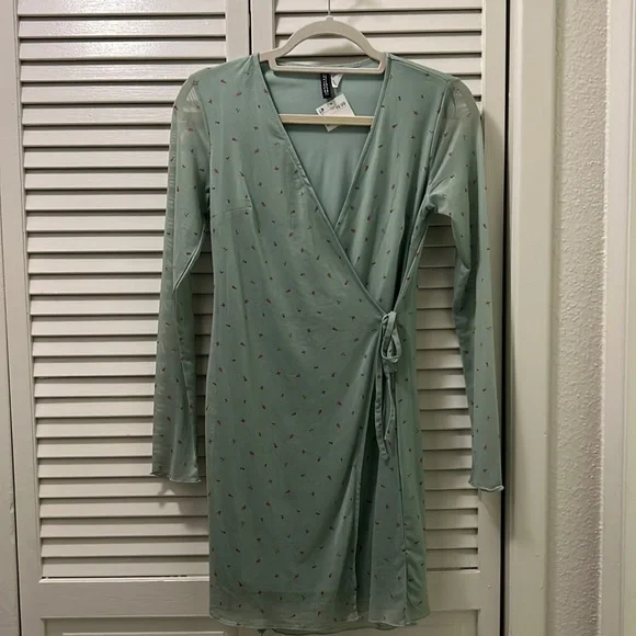 H&M Dress - Picture 1 of 2